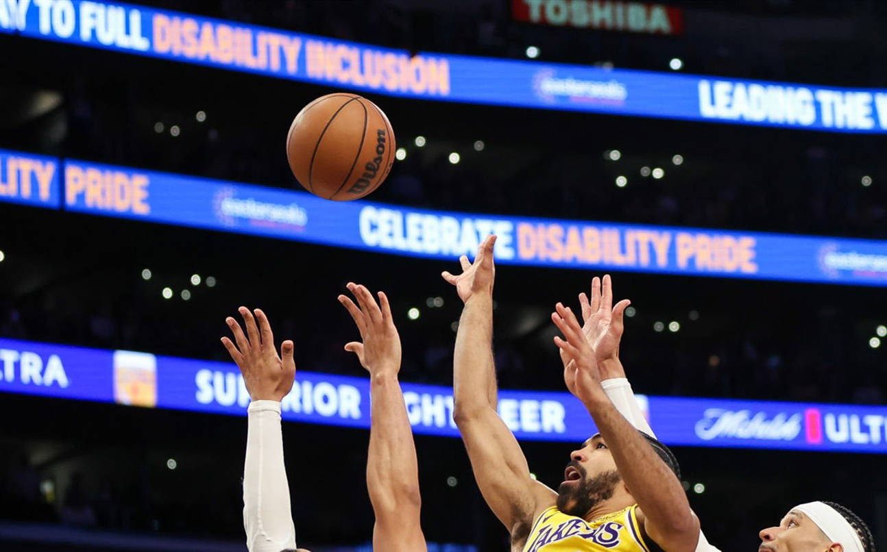 排球赛事中湖人战胜对手成功落败 排球赛事中湖人战胜对手成功落败