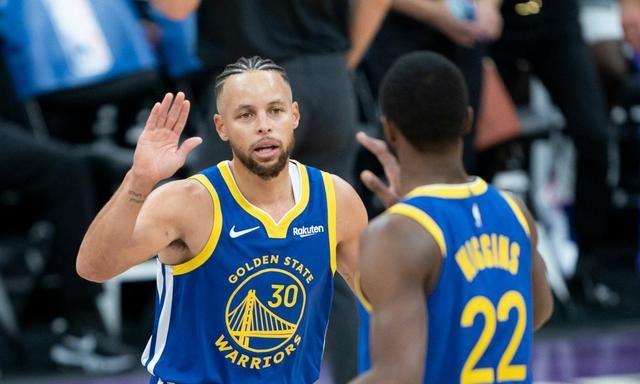 森林狼惨败爵士遭遇六连败,战绩垫底局面堪忧 森林狼惨败爵士遭遇六连败,战绩垫底局面堪忧