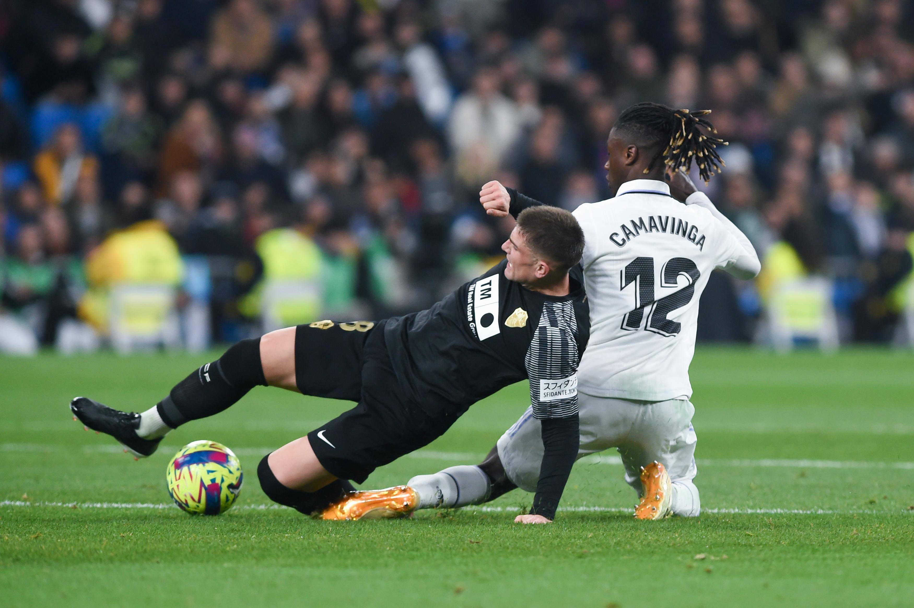 英格兰轻取马赛,本泽马绝境逆转的简单介绍 英格兰轻取马赛,本泽马绝境逆转的简单介绍