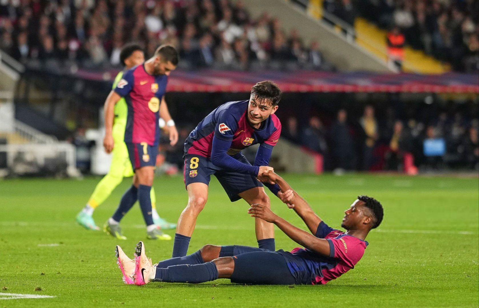 包含马德里双雄较量,胜者笑傲欧洲的词条 包含马德里双雄较量,胜者笑傲欧洲的词条