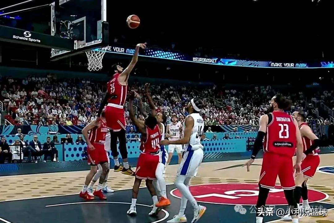 包含欧洲篮球联赛神秘外援协同砍分的词条