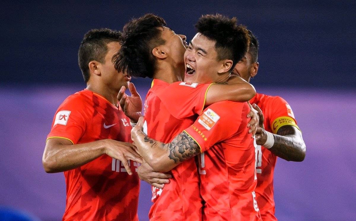 广州恒大对抗申花，高潮迭起