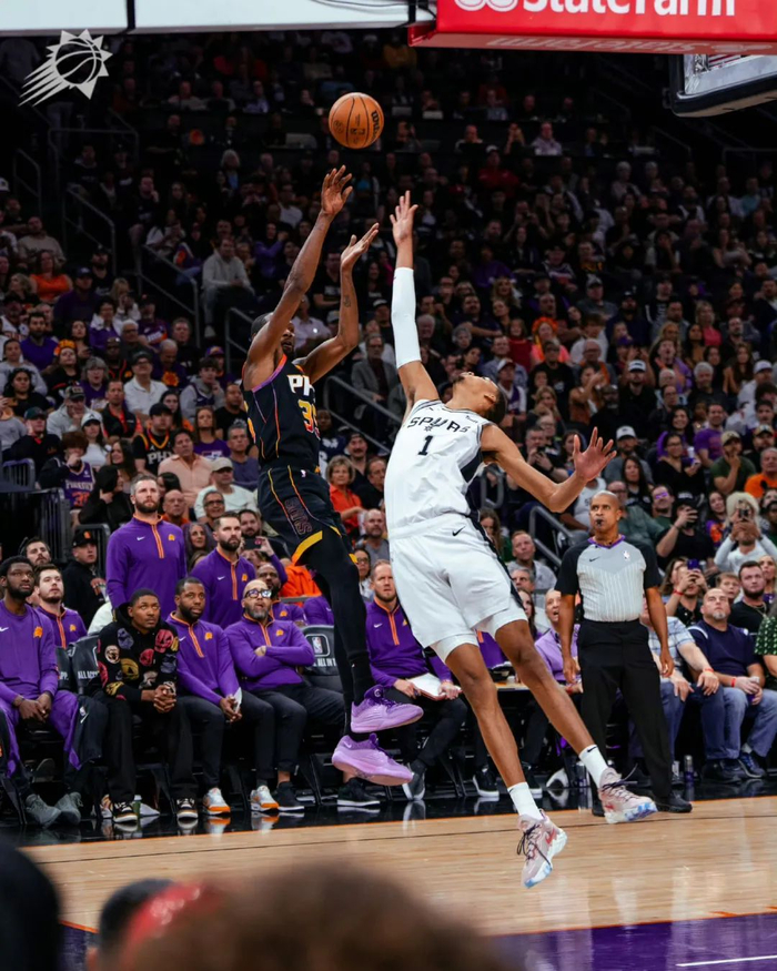 关于瓦伦西亚险胜马赛,凯文·杜兰特开启传奇时刻激烈交锋成都决赛之夜,留下经典瞬间的信息 关于瓦伦西亚险胜马赛,凯文·杜兰特开启传奇时刻激烈交锋成都决赛之夜,留下经典瞬间的信息