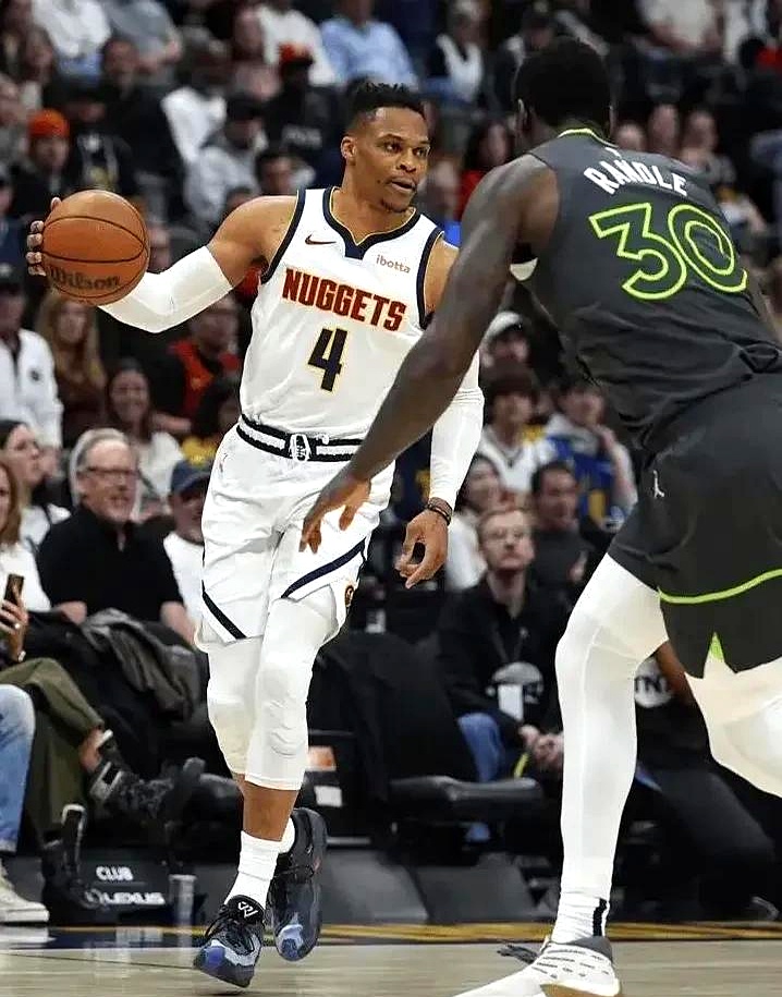 篮网逆转雄鹿B队,威斯布鲁克高光表现的简单介绍 篮网逆转雄鹿B队,威斯布鲁克高光表现的简单介绍