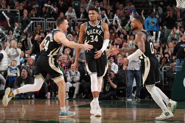 包含四川队完胜雄鹿,字母哥扛起全队的词条 包含四川队完胜雄鹿,字母哥扛起全队的词条