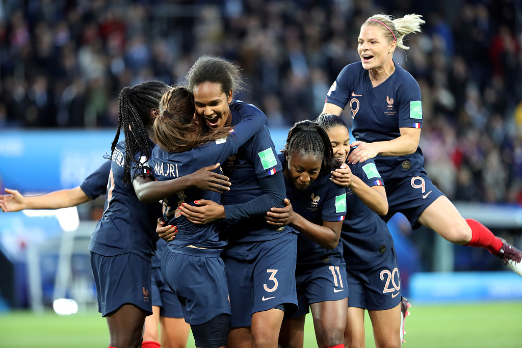 法国队轻取中国队,辛杜点燃赛场的简单介绍 法国队轻取中国队,辛杜点燃赛场的简单介绍